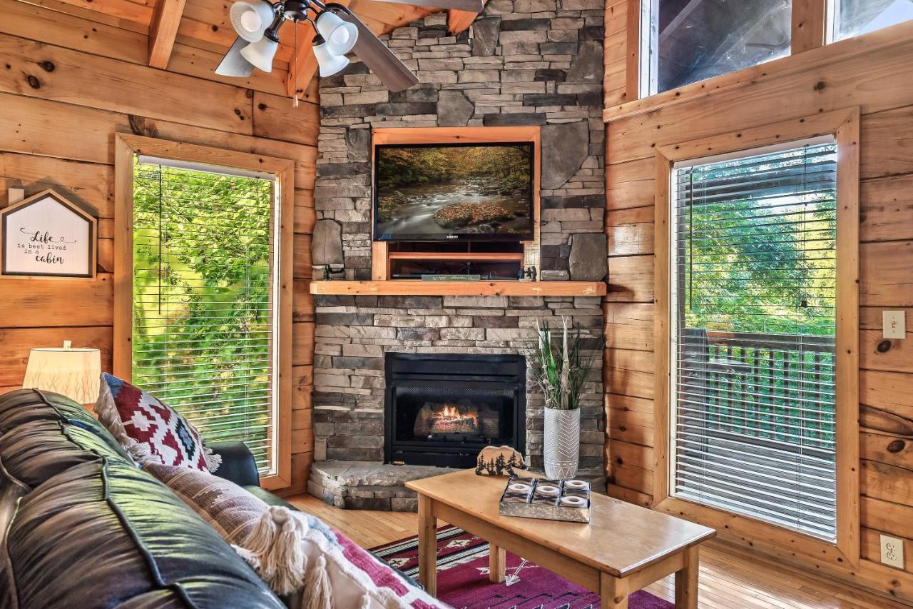 Cozy Log Cabin!! In Heart Of Pf & Close To The Smokies Pigeon Forge Extérieur photo